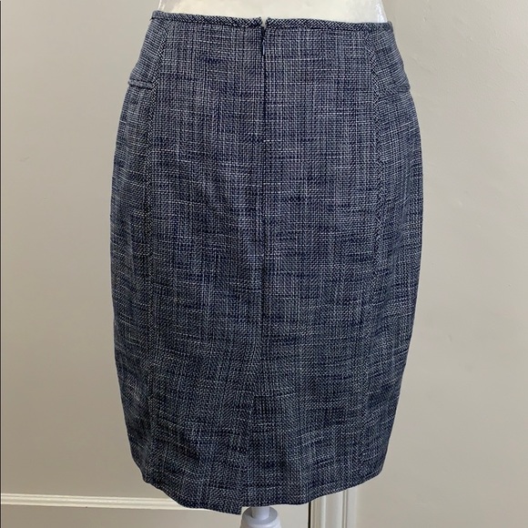 LAST CHANCE Banana Republic navy & white tweed skirt - Picture 3 of 8